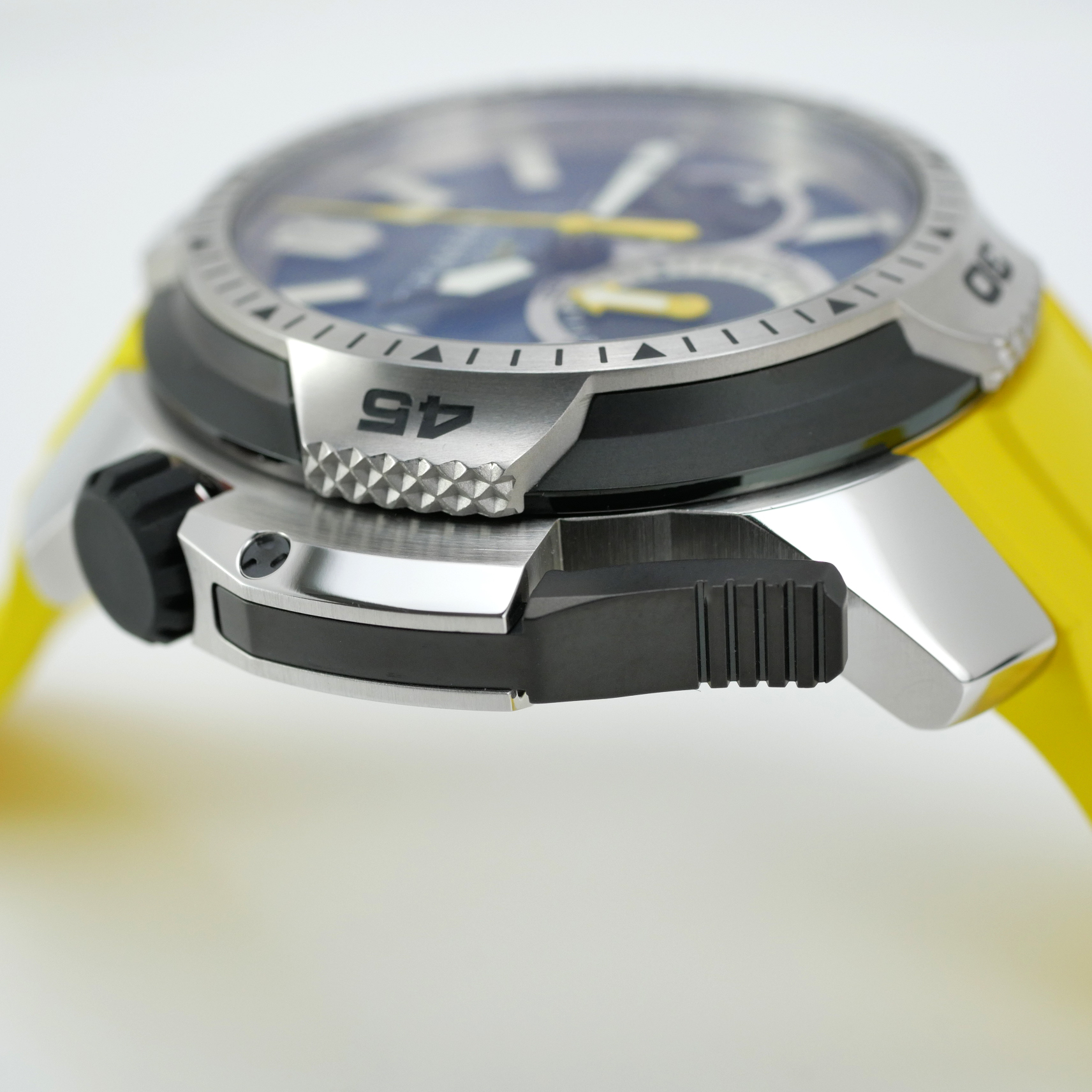 Graham Chronofighter ProDive 2000ft Chronograph Men's Watch Blue Dial / Yellow Strap MR-2CDAV-1